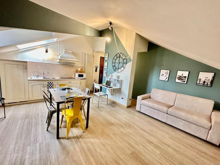 63 Passi Dal Lago In Centro By Revenue House 코모 외부 사진